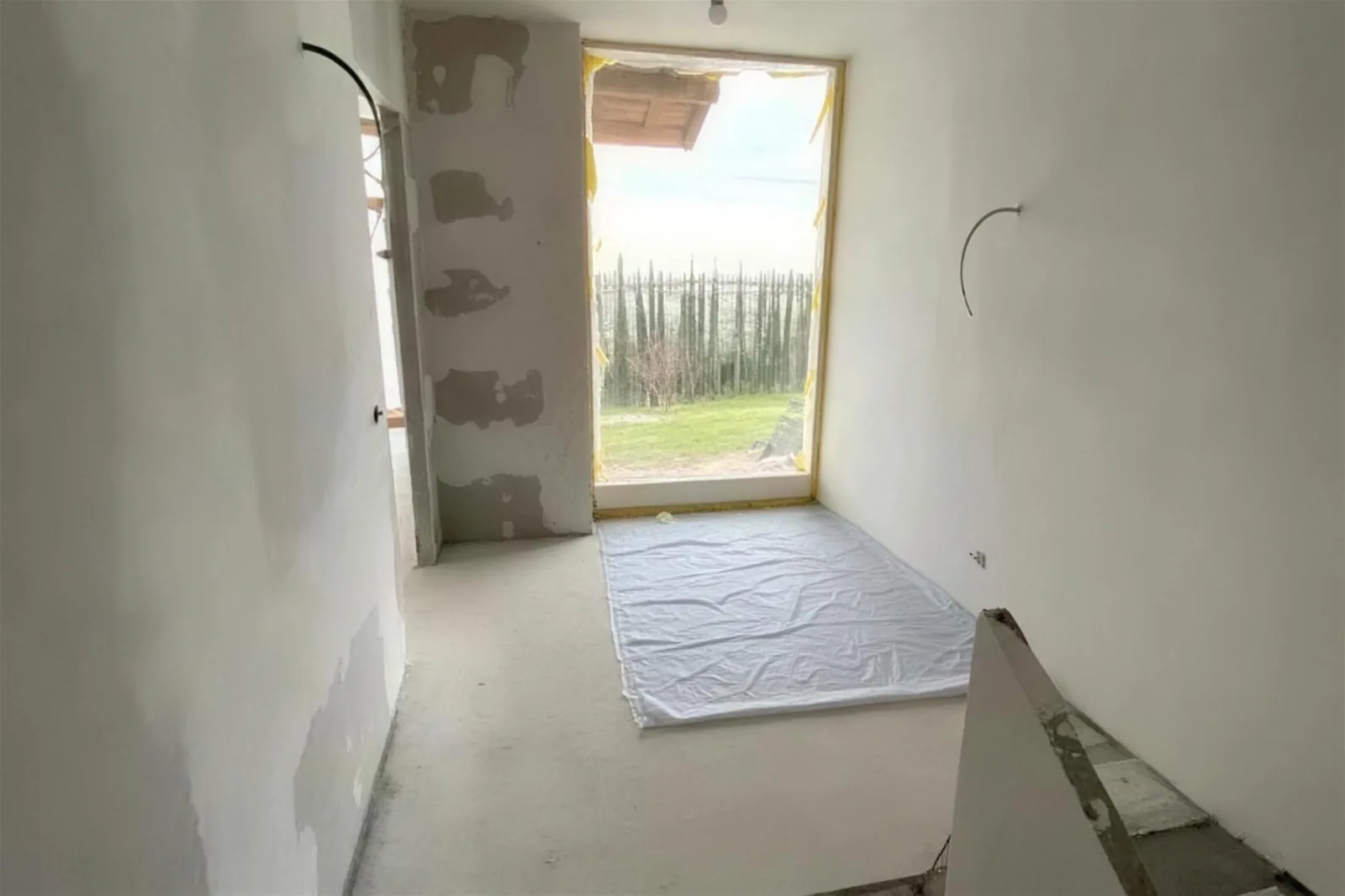 Laibung am bodentiefen Fenster